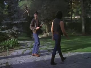 热裤辣妹的极致诱惑